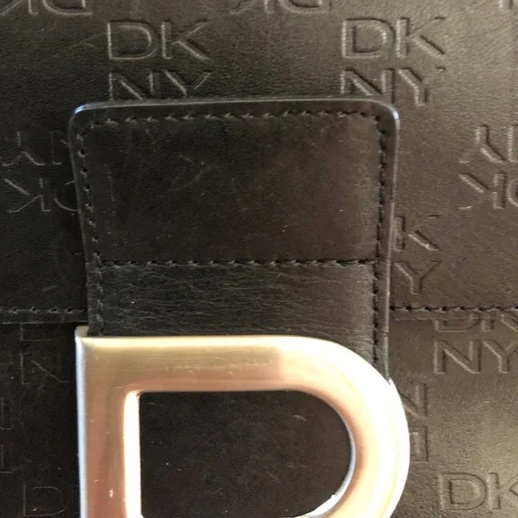 Vintage genuine leather DKNY shoulder bag. - Picture 2 of 5